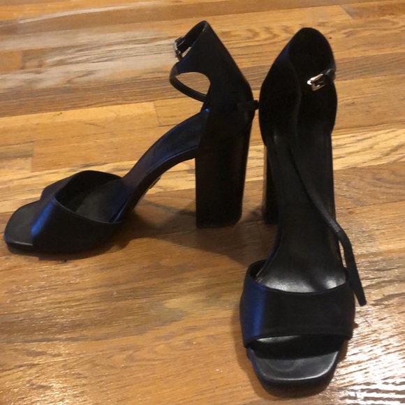 Michael Kors Collection block heels - Picture 2 of 5